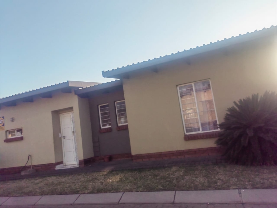 3 Bedroom Property for Sale in Rustenburg Central North West